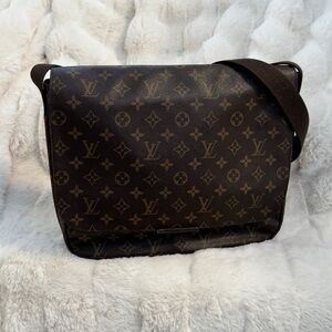 Louis Vuitton Monogram Messenger MM Bobourg Shoulder Bag